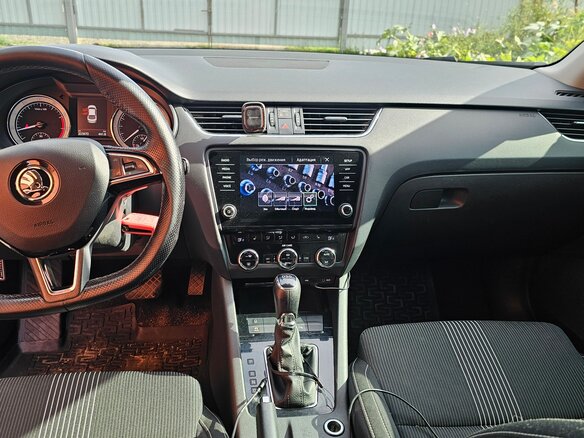 2017 Skoda Octavia III (A7) Рестайлинг, пурпурный, 1590000 рублей - вид 6