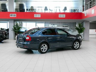 2009 Skoda Octavia II (A5) Рестайлинг, серый, 595000 рублей, вид 2