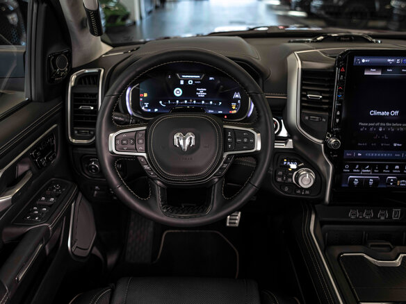 2026 Ram 1500 Crew Cab V Рестайлинг, красный, 10490000 рублей - вид 32