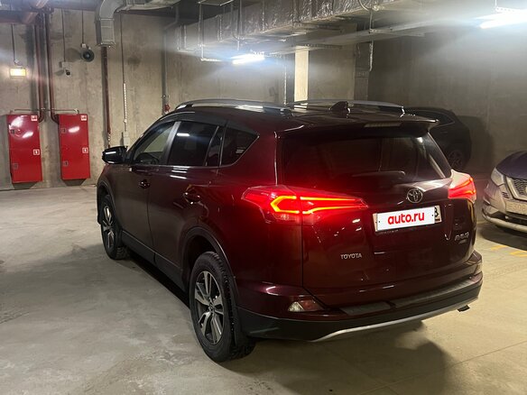 2017 Toyota RAV4 IV (XA40) Рестайлинг, красный, 2300000 рублей - вид 10