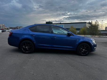 2018 Skoda Octavia III (A7) Рестайлинг, синий, 1999000 рублей, вид 3