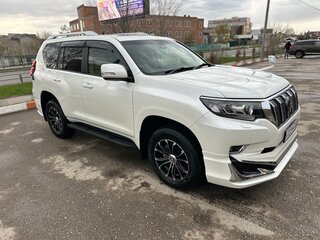 2017 Toyota Land Cruiser Prado 150 Series Рестайлинг 2, белый, 5300000 рублей, вид 2