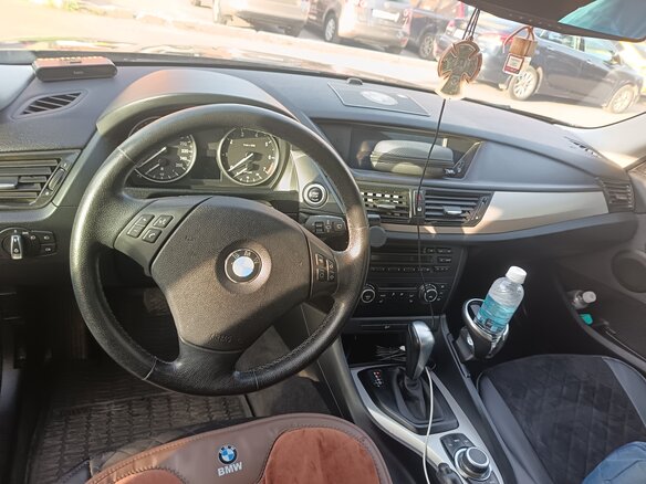 2013 BMW X1 18i I (E84) Рестайлинг, коричневый, 1250000 рублей - вид 3