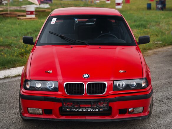 1993 BMW 3 серии 318i III (E36), красный, 395000 рублей