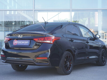 2018 Hyundai Solaris II, чёрный, 1210000 рублей, вид 5