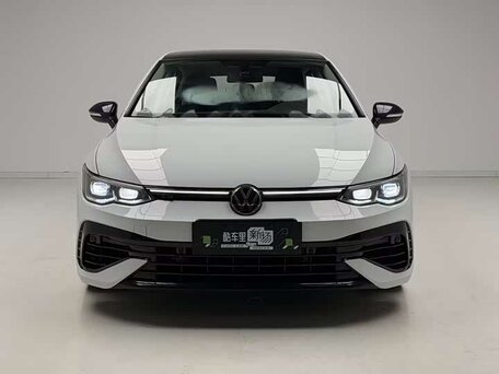 2023 Volkswagen Golf VIII, белый, 1744800 рублей, вид 1