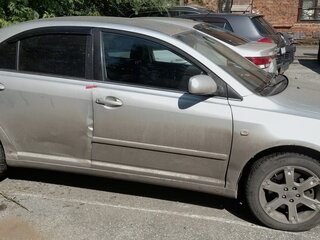 2004 Toyota Avensis II, серебристый, 282000 рублей, вид 4