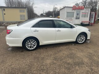 2015 Toyota Camry VII (XV50) Рестайлинг, белый, 1900000 рублей, вид 3