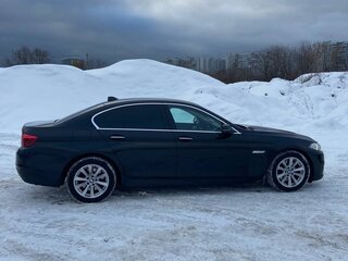 2013 BMW 5 серии 520i VI (F10/F11/F07) Рестайлинг, чёрный, 1990000 рублей, вид 4