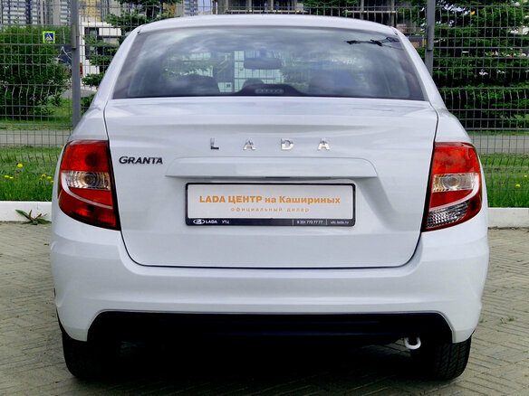 2026 Lada (ВАЗ) Granta I Рестайлинг, белый, 1110000 рублей - вид 5