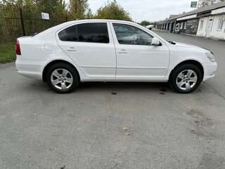 2012 Skoda Octavia II (A5) Рестайлинг, белый, 750000 рублей, вид 5