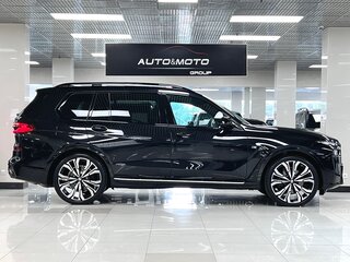 2025 BMW X7 40i I (G07) Рестайлинг, чёрный, 15499000 рублей, вид 5