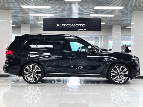 2025 BMW X7 40i I (G07) Рестайлинг, чёрный, 15499000 рублей, вид 5