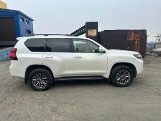 2019 Toyota Land Cruiser Prado 150 Series Рестайлинг 2, белый, 5000000 рублей, вид 3