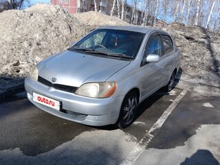 2001 Toyota Platz, серебристый, 335000 рублей, вид 2