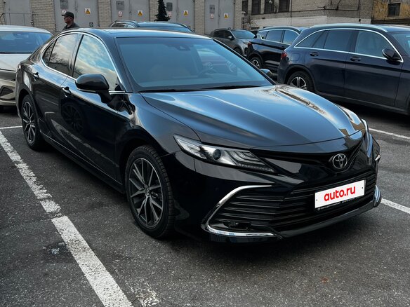 2022 Toyota Camry VIII (XV70) Рестайлинг, чёрный, 3500000 рублей - вид 3