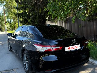2018 Toyota Camry VII (XV50) Рестайлинг 2, чёрный, 2449000 рублей, вид 2