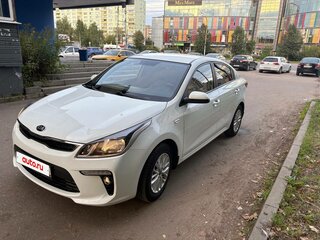 2018 Kia Rio IV, белый, 1350000 рублей, вид 4