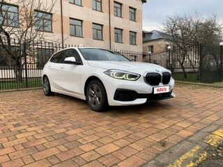2020 BMW 1 серии 118d III (F40), белый, 2500000 рублей, вид 2