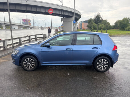 2014 Volkswagen Golf VII, синий, 1269000 рублей, вид 2