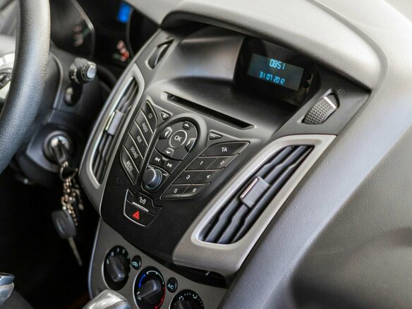 2012 Ford Focus III, серебристый, 800000 рублей - вид 16