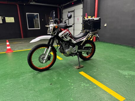 2017 Yamaha XT250 Serow, красный, 650000 рублей, вид 4
