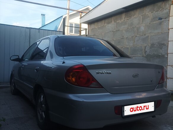 2007 Kia Spectra I Рестайлинг 2, серебристый, 200000 рублей - вид 3