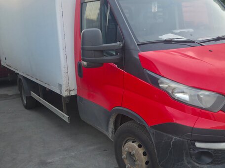 2017 Iveco Daily, красный, 2000000 рублей, вид 4