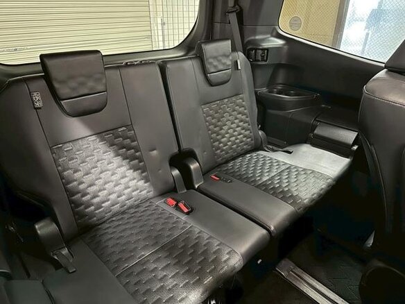 2023 Toyota Voxy IV (R90), белый - вид 18