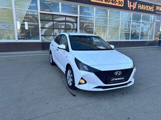 2022 Hyundai Solaris II Рестайлинг, белый, 1595000 рублей, вид 2