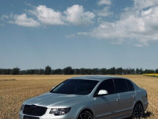 2013 Skoda Superb II Рестайлинг, серебристый, 1250000 рублей, вид 1