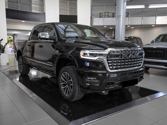 2026 Ram 1500 Crew Cab eTorque V Рестайлинг, чёрный, 11494964 рублей