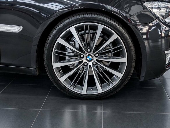 2014 BMW 7 серии Long 740Li xDrive V (F01/F02/F04) Рестайлинг, серый, 2999900 рублей - вид 8