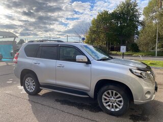 2014 Toyota Land Cruiser Prado 150 Series Рестайлинг 1, серебристый, 3350000 рублей, вид 3