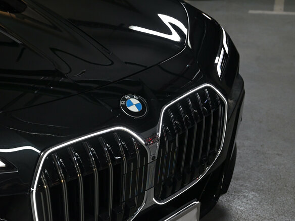 2022 BMW 7 серии 740d xDrive VII (G70), чёрный, 19000000 рублей - вид 6
