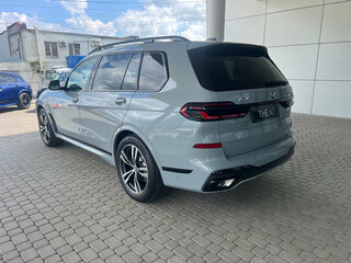 2025 BMW X7 40d I (G07) Рестайлинг, серый, 17890000 рублей, вид 4