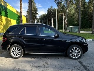 2011 Mercedes-Benz M-Класс 300 II (W164) Рестайлинг, чёрный, 1338000 рублей, вид 3