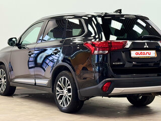 2018 Mitsubishi Outlander III Рестайлинг 3, чёрный, 2220000 рублей, вид 3