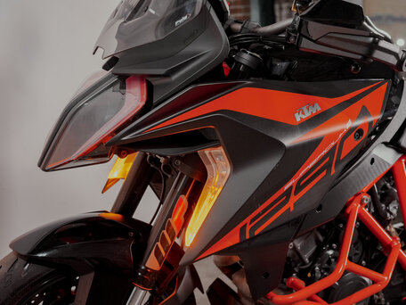 2019 KTM 1290 Super Duke GT, чёрный, 1500000 рублей, вид 5