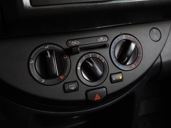 2008 Nissan Note I, чёрный - вид 12