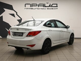 2015 Hyundai Solaris I Рестайлинг, белый, 979000 рублей, вид 3