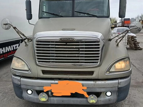 2001 Freightliner Columbia, серебристый, 1100000 рублей, вид 1
