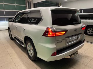 2015 Lexus LX 450d III Рестайлинг 2, белый, 5800000 рублей, вид 4