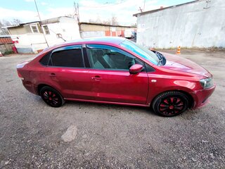 2012 Volkswagen Polo V, красный, 390000 рублей, вид 3