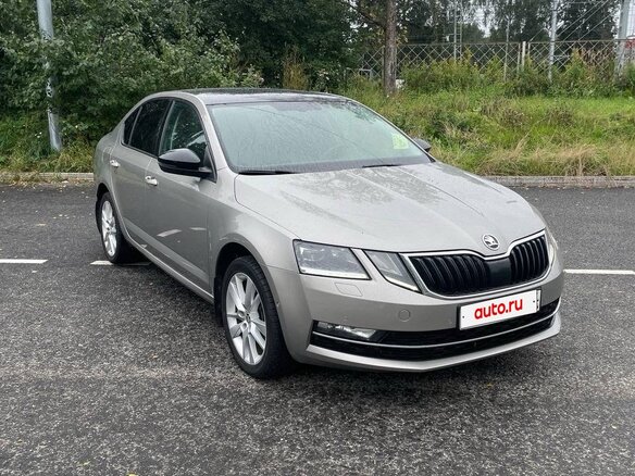 2018 Skoda Octavia III (A7) Рестайлинг, бежевый, 1600000 рублей - вид 1