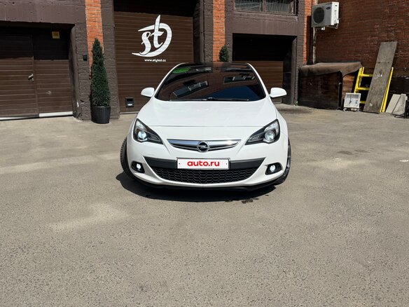 2013 Opel Astra GTC J Рестайлинг, белый, 880000 рублей - вид 8