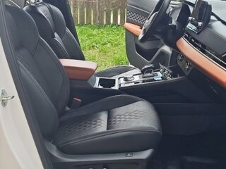 2023 Mitsubishi Outlander IV, белый, 4520000 рублей, вид 4