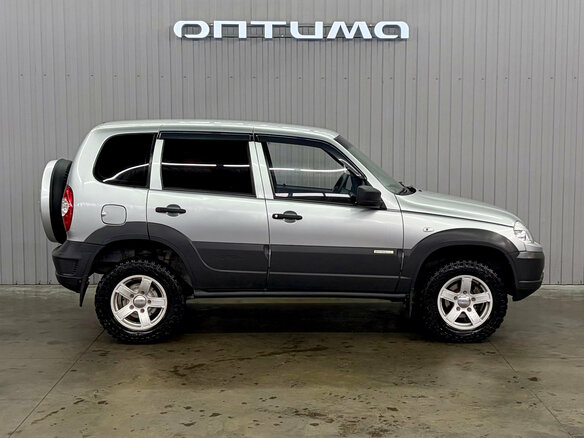 2014 Chevrolet Niva I Рестайлинг, серебристый, 627000 рублей - вид 3