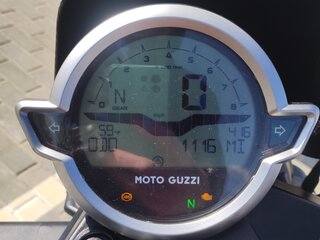 2021 Moto Guzzi V 7 III, оранжевый, 690000 рублей, вид 5