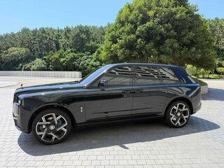 2020 Rolls-Royce Cullinan Black Badge I (Series I), чёрный, 40850284 рублей, вид 4